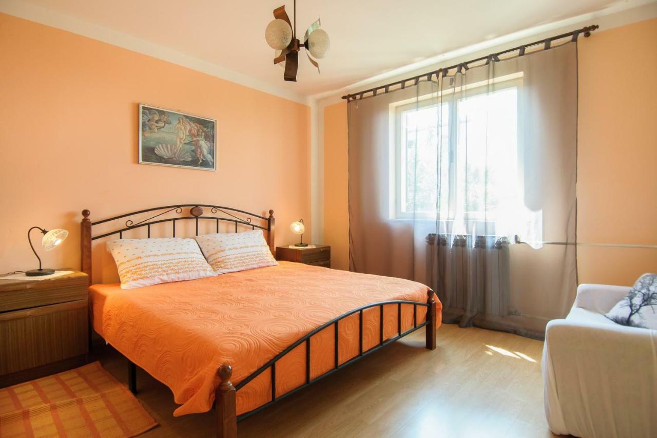 Apartments Nives Πόρετς Εξωτερικό φωτογραφία