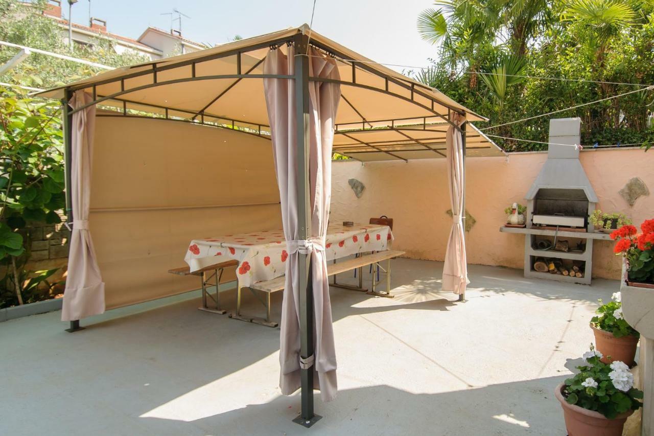 Apartments Nives Πόρετς Εξωτερικό φωτογραφία