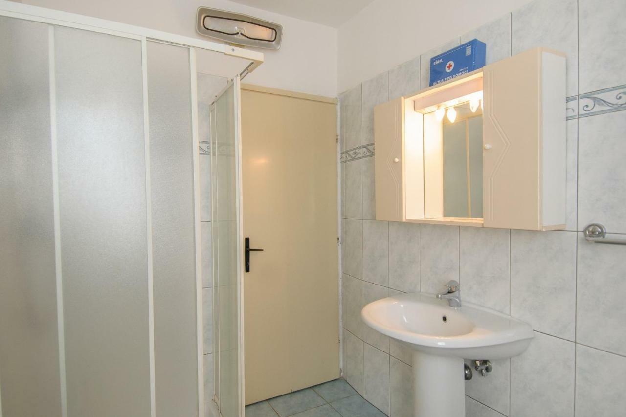 Apartments Nives Πόρετς Εξωτερικό φωτογραφία