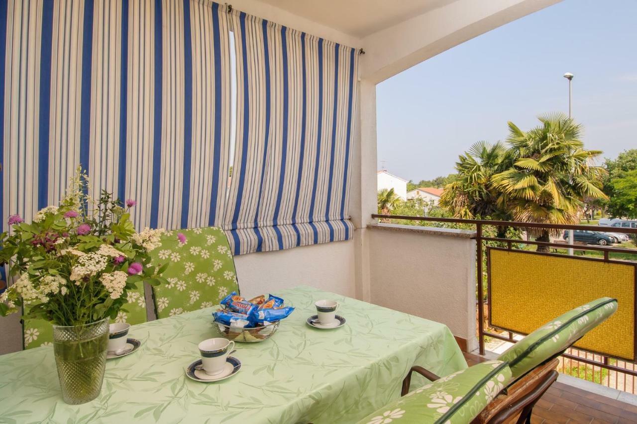 Apartments Nives Πόρετς Εξωτερικό φωτογραφία