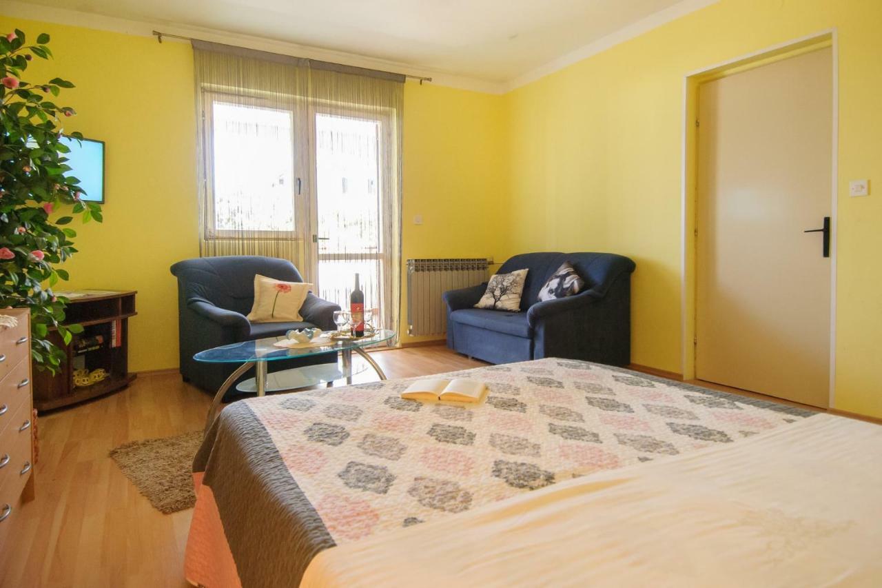 Apartments Nives Πόρετς Εξωτερικό φωτογραφία