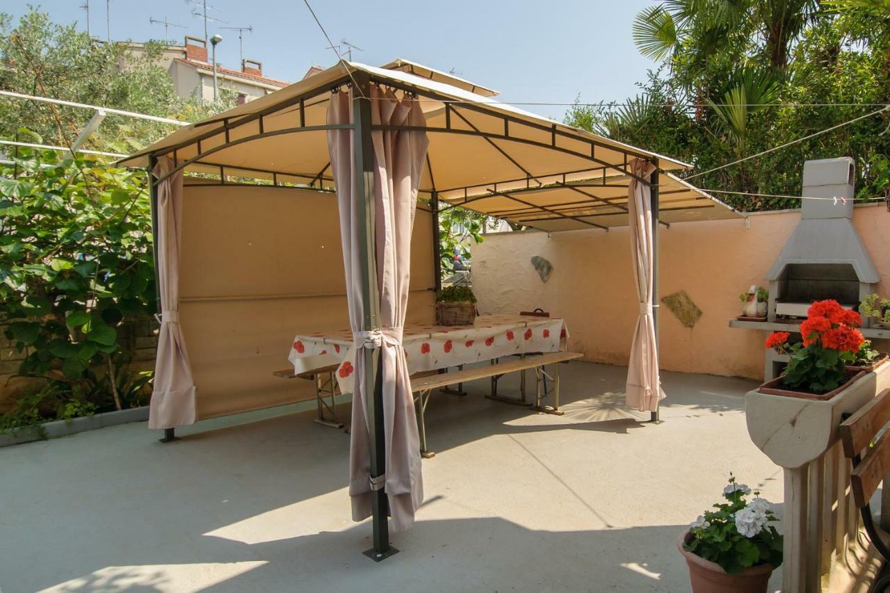 Apartments Nives Πόρετς Εξωτερικό φωτογραφία