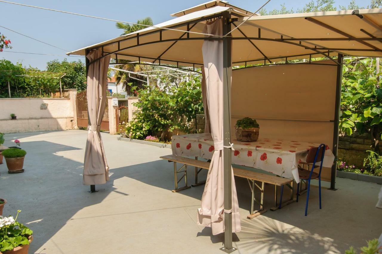Apartments Nives Πόρετς Εξωτερικό φωτογραφία