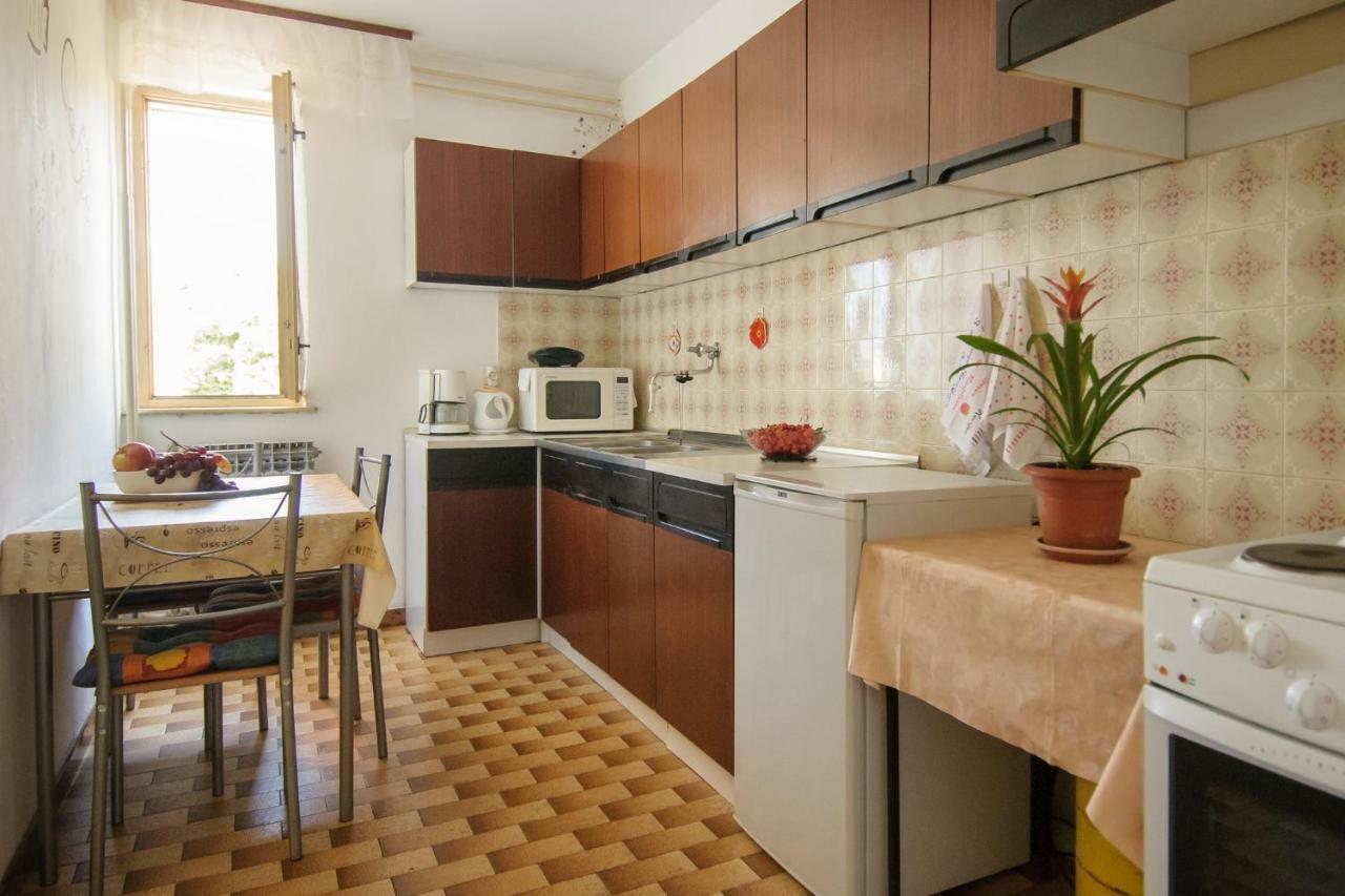 Apartments Nives Πόρετς Εξωτερικό φωτογραφία