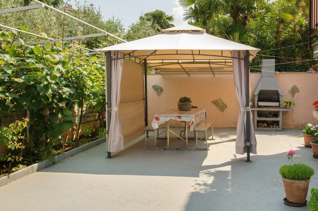 Apartments Nives Πόρετς Εξωτερικό φωτογραφία