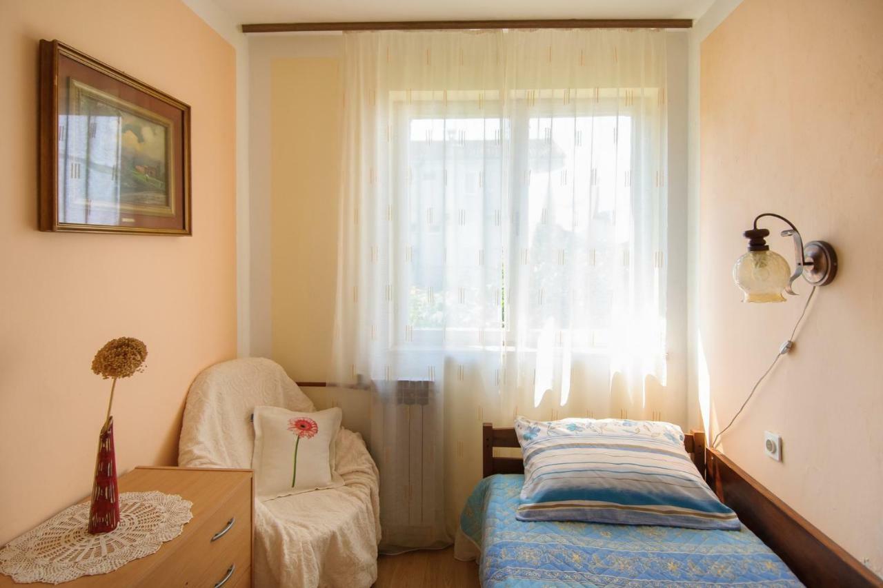 Apartments Nives Πόρετς Εξωτερικό φωτογραφία