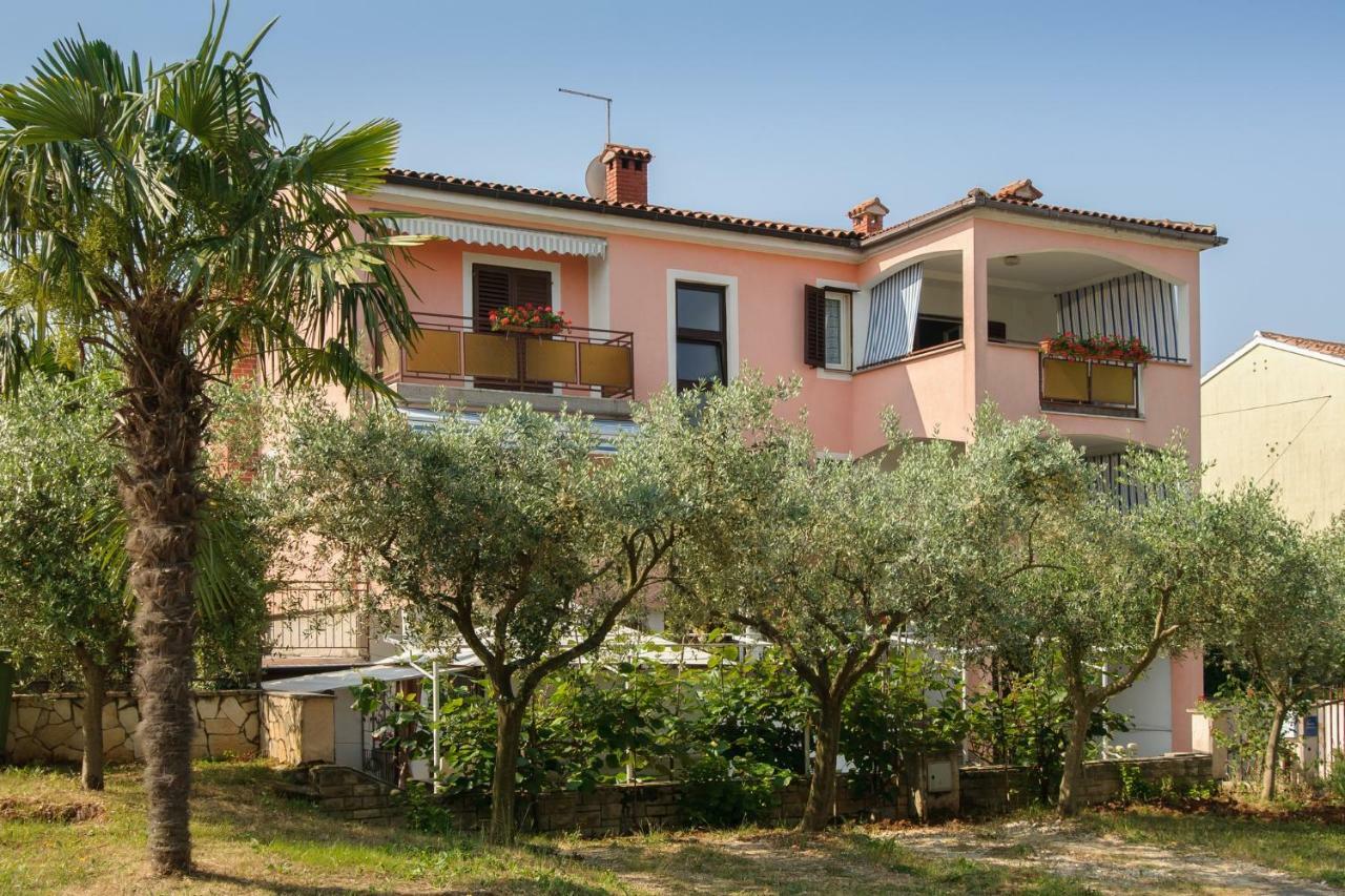 Apartments Nives Πόρετς Εξωτερικό φωτογραφία